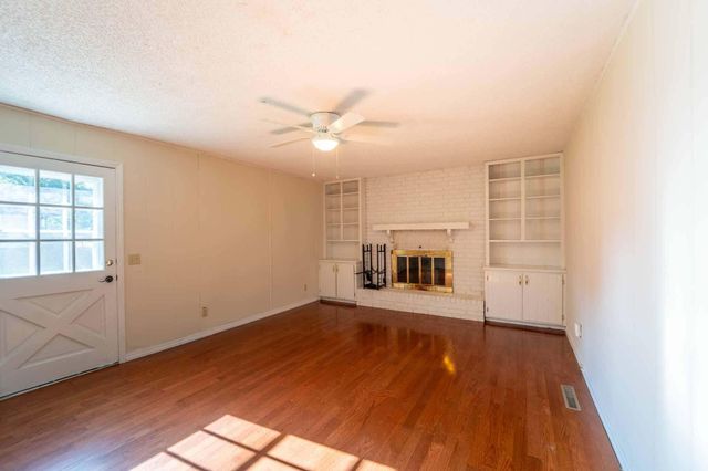 5486 S Clay Avenue, Springfield, MO 65810