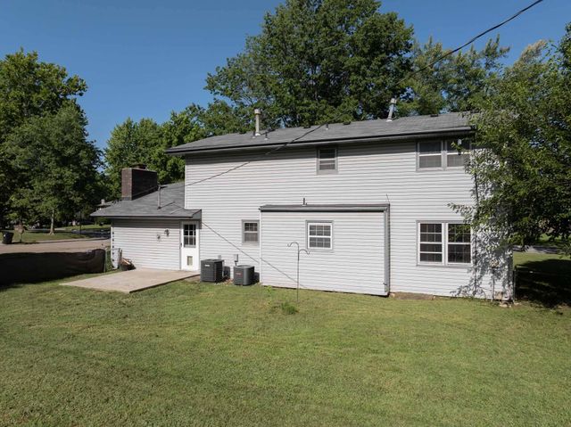 5486 S Clay Avenue, Springfield, MO 65810