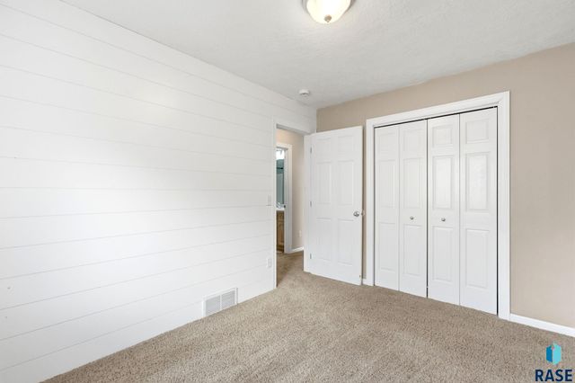 7409 W 50th St Street, Sioux Falls, SD 57106
