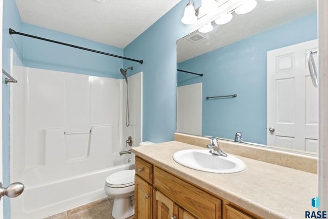 7409 W 50th St Street, Sioux Falls, SD 57106