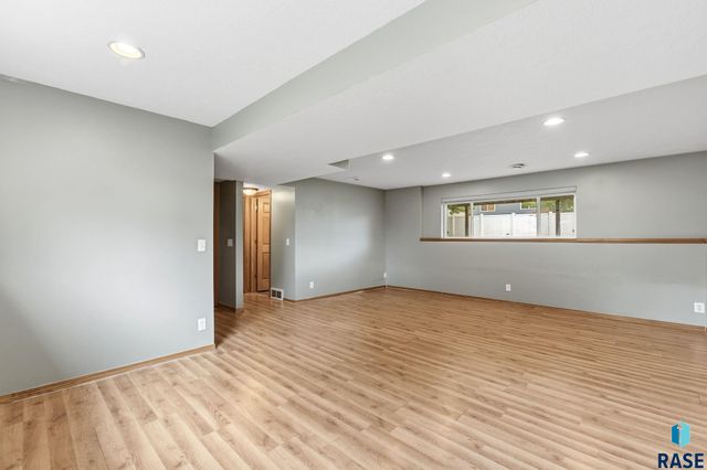 7409 W 50th St Street, Sioux Falls, SD 57106