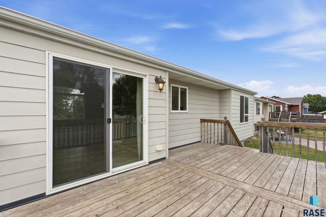 7409 W 50th St Street, Sioux Falls, SD 57106