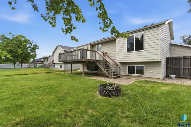 7409 W 50th St Street, Sioux Falls, SD 57106