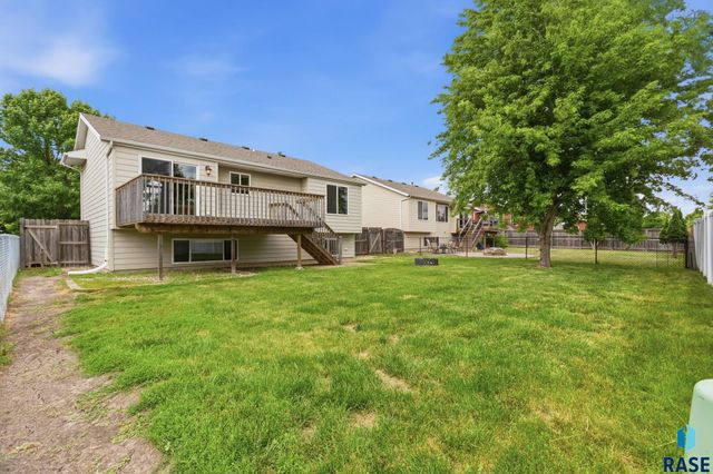 7409 W 50th St Street, Sioux Falls, SD 57106