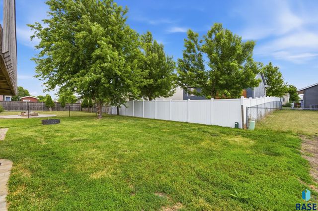 7409 W 50th St Street, Sioux Falls, SD 57106