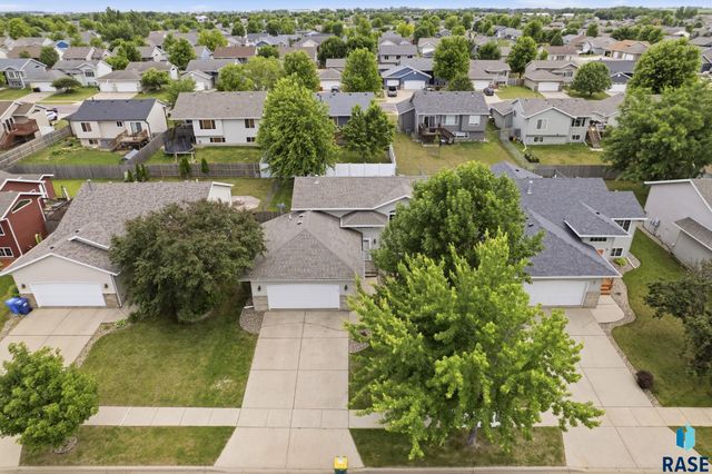7409 W 50th St Street, Sioux Falls, SD 57106