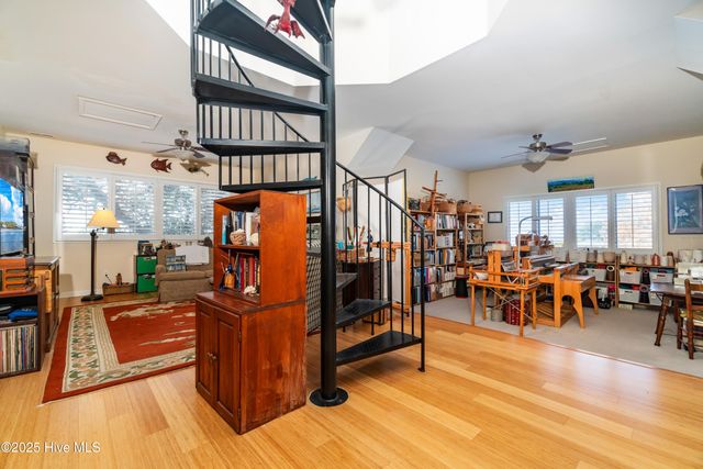 76 Beach Drive, Arapahoe, NC 28510