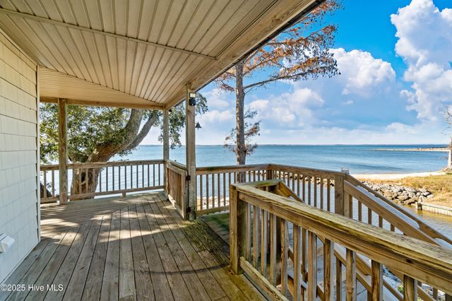 76 Beach Drive, Arapahoe, NC 28510