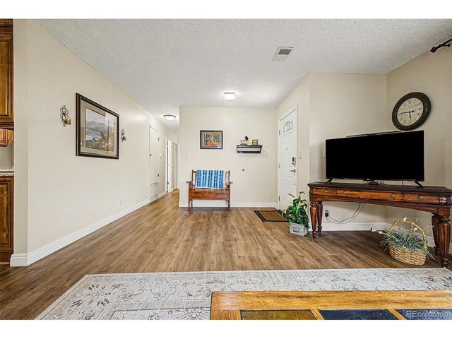 9972 Appletree Pl, Thornton, CO 80260