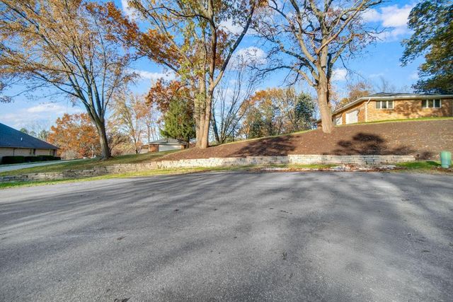 5611 W Vintage Hills Trail, La Porte, IN 46350