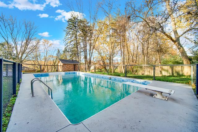 5611 W Vintage Hills Trail, La Porte, IN 46350