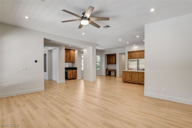 401 Grand Augusta Lane, Las Vegas, NV 89144
