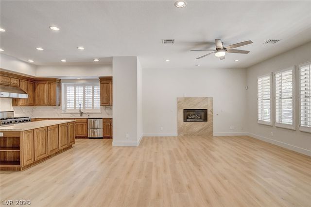 401 Grand Augusta Lane, Las Vegas, NV 89144