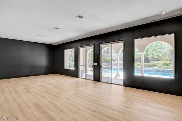 401 Grand Augusta Lane, Las Vegas, NV 89144