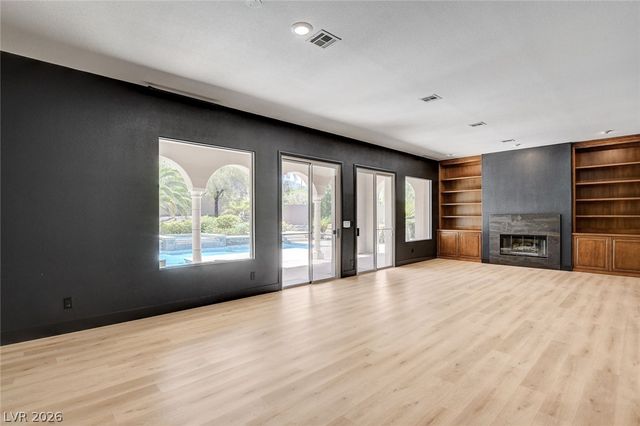 401 Grand Augusta Lane, Las Vegas, NV 89144