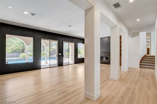401 Grand Augusta Lane, Las Vegas, NV 89144