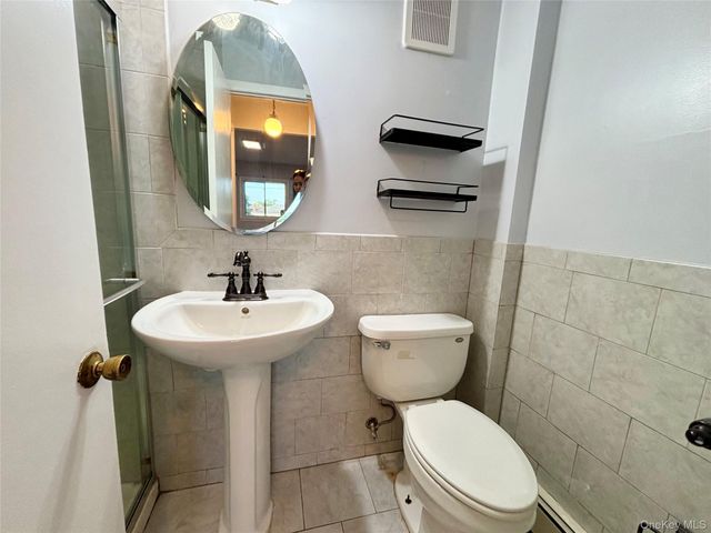 256-20 Craft Avenue 2nd Floor, Rosedale, NY 11422