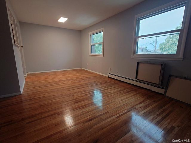 256-20 Craft Avenue 2nd Floor, Rosedale, NY 11422
