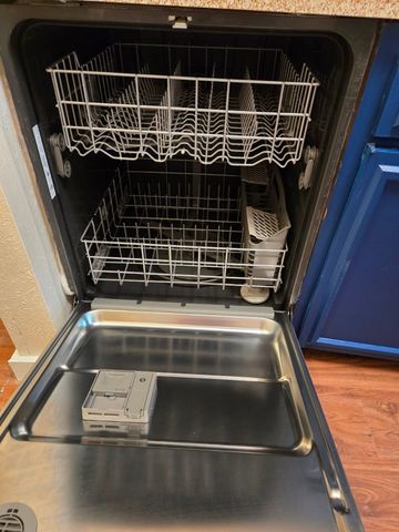 2015 Warnford Place, Arlington, TX 76015