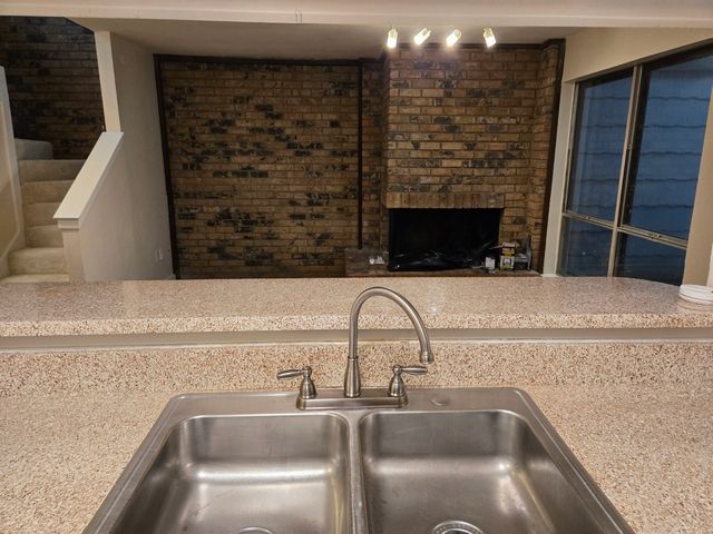 2015 Warnford Place, Arlington, TX 76015