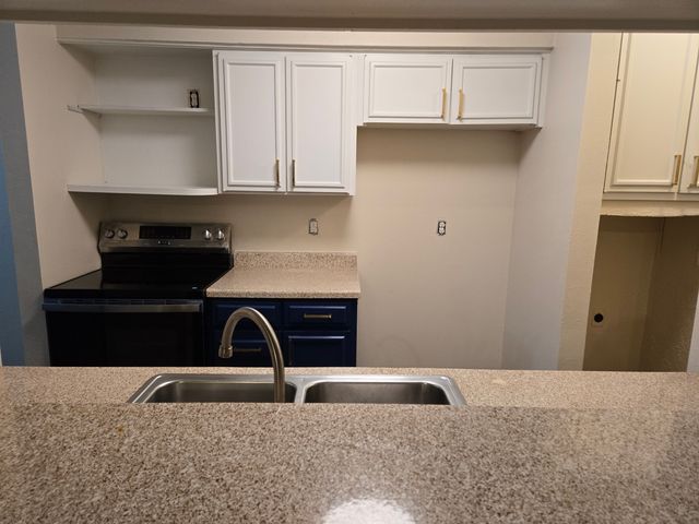 2015 Warnford Place, Arlington, TX 76015