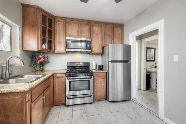 414 W 9th Avenue, Escondido, CA 92025
