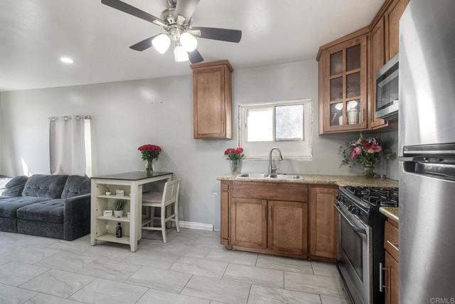 414 W 9th Avenue, Escondido, CA 92025