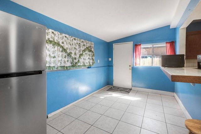 414 W 9th Avenue, Escondido, CA 92025