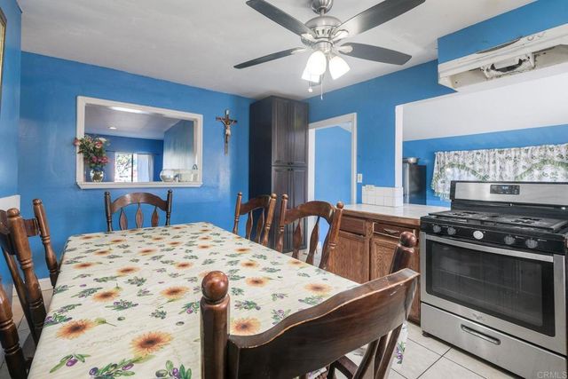 414 W 9th Avenue, Escondido, CA 92025