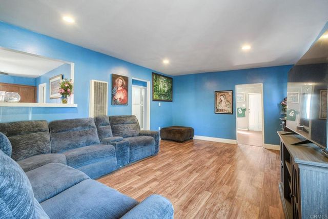 414 W 9th Avenue, Escondido, CA 92025