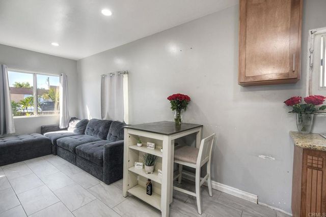 414 W 9th Avenue, Escondido, CA 92025