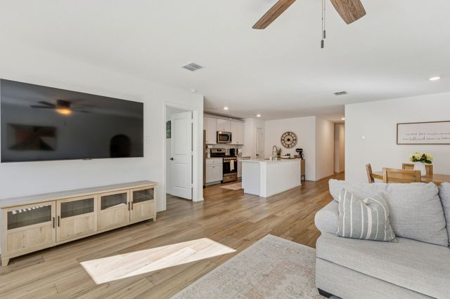 437 Frio Pass Trail, Fort Worth, TX 76052