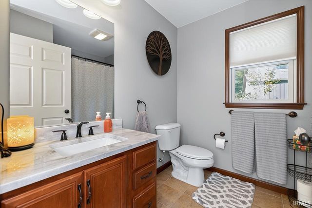 24407 Desert Lark Court, Elkhart, IN 46514