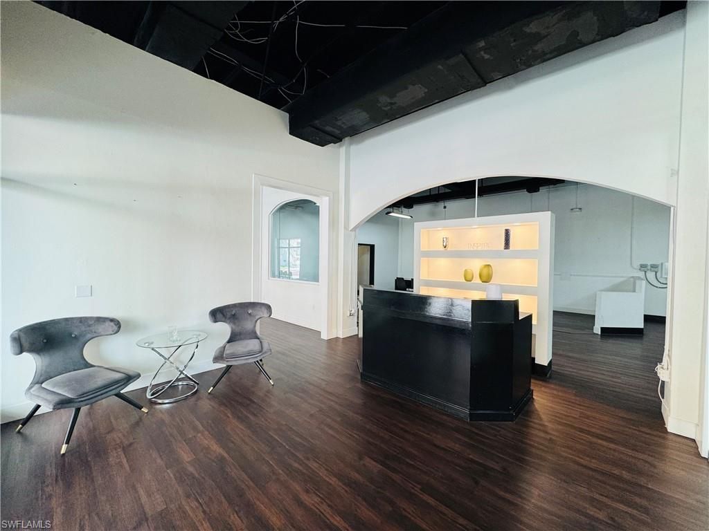 2400 1st ST 102, FORT MYERS, FL 33901 — exterior