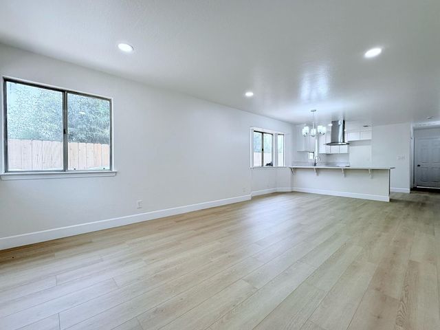 4472 N Cornelia Avenue, Fresno, CA 93722