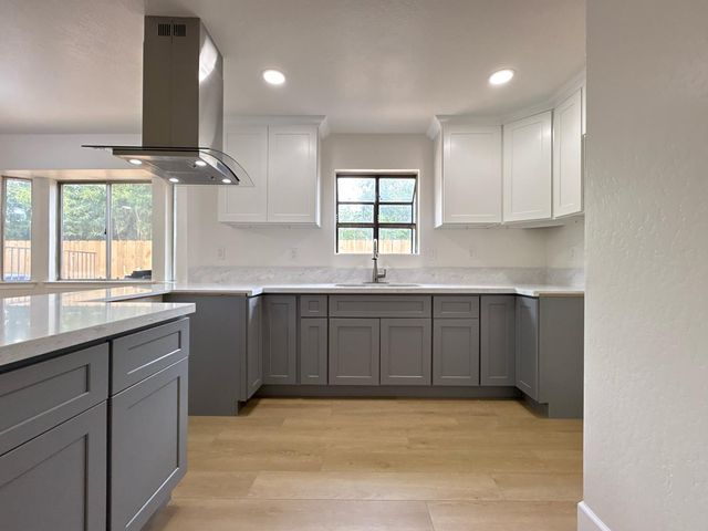 4472 N Cornelia Avenue, Fresno, CA 93722