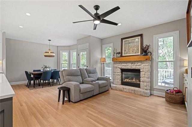 16102 Overbrook Lane, Stilwell, KS 66085