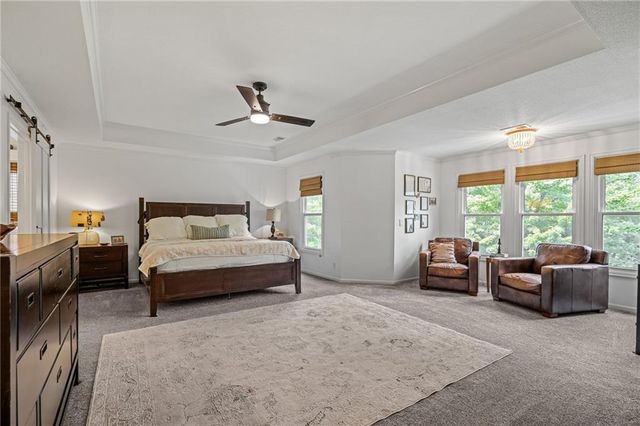 16102 Overbrook Lane, Stilwell, KS 66085