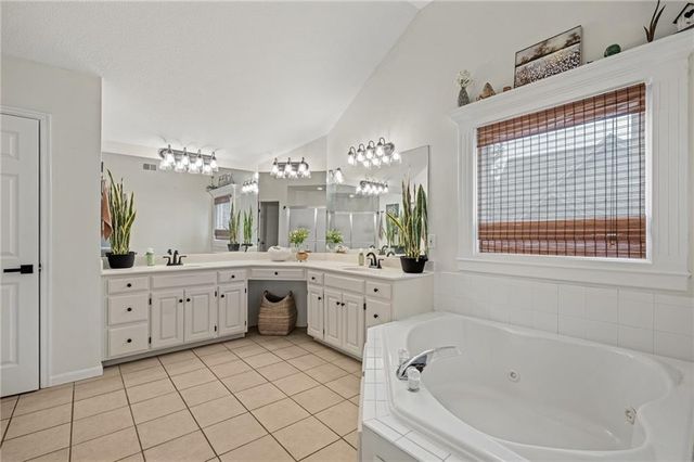 16102 Overbrook Lane, Stilwell, KS 66085