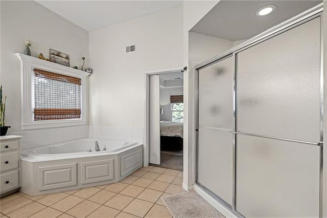 16102 Overbrook Lane, Stilwell, KS 66085
