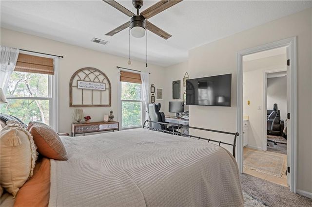 16102 Overbrook Lane, Stilwell, KS 66085