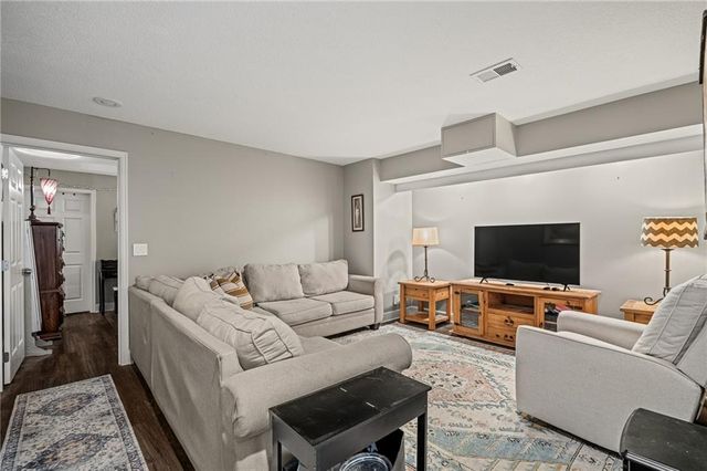 16102 Overbrook Lane, Stilwell, KS 66085