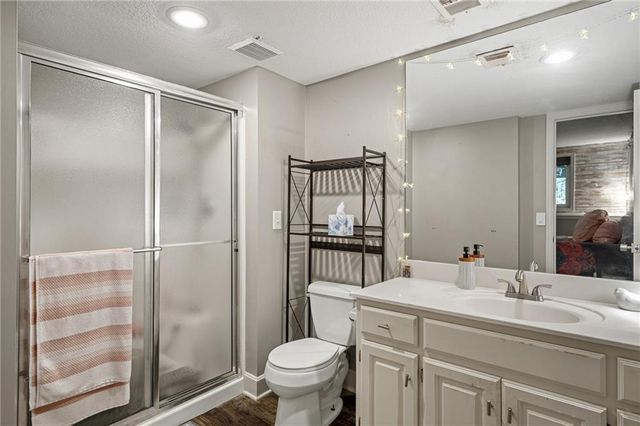 16102 Overbrook Lane, Stilwell, KS 66085