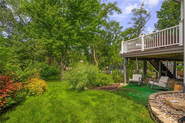 16102 Overbrook Lane, Stilwell, KS 66085