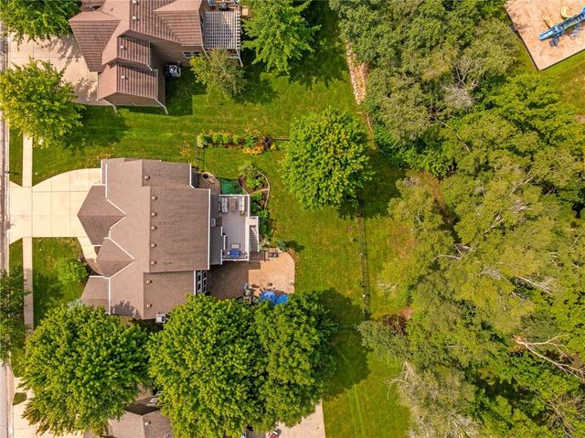 16102 Overbrook Lane, Stilwell, KS 66085