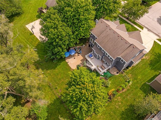 16102 Overbrook Lane, Stilwell, KS 66085