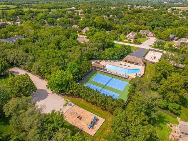 16102 Overbrook Lane, Stilwell, KS 66085
