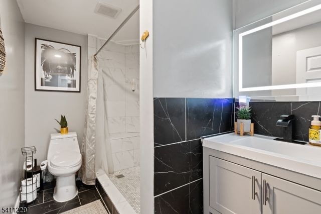 46 Harmony St, North Plainfield Boro, NJ 07060