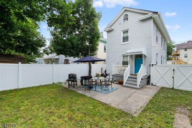 46 Harmony St, North Plainfield Boro, NJ 07060