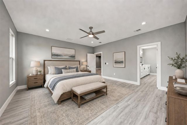 125 Comanche DR, Paige, TX 78659